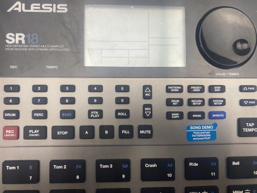 Alesis - SR-18 4